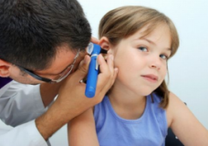 У ребенка болит ухо. Что делать? – Консультация специалиста