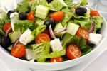 Чем заправить простой Греческий салат?