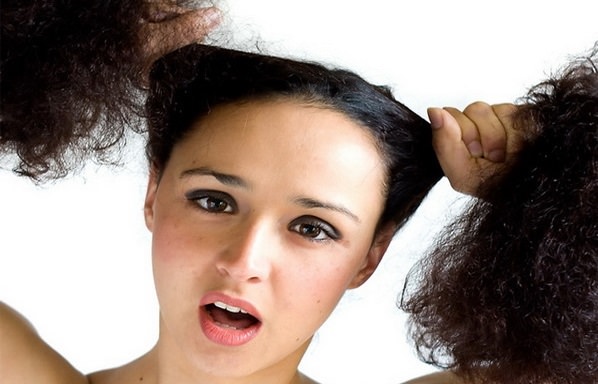 Почему болят корни волос